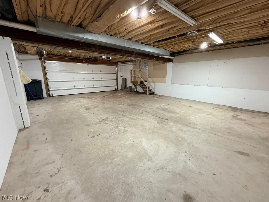 144 Aberdeen Road Steubenville, OH 43953 - Photo 27 of 34 Garage with a garage door opener