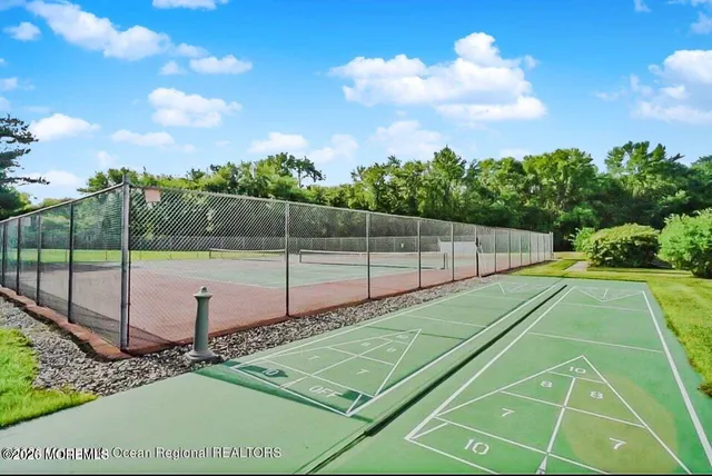 a view of a tennis court