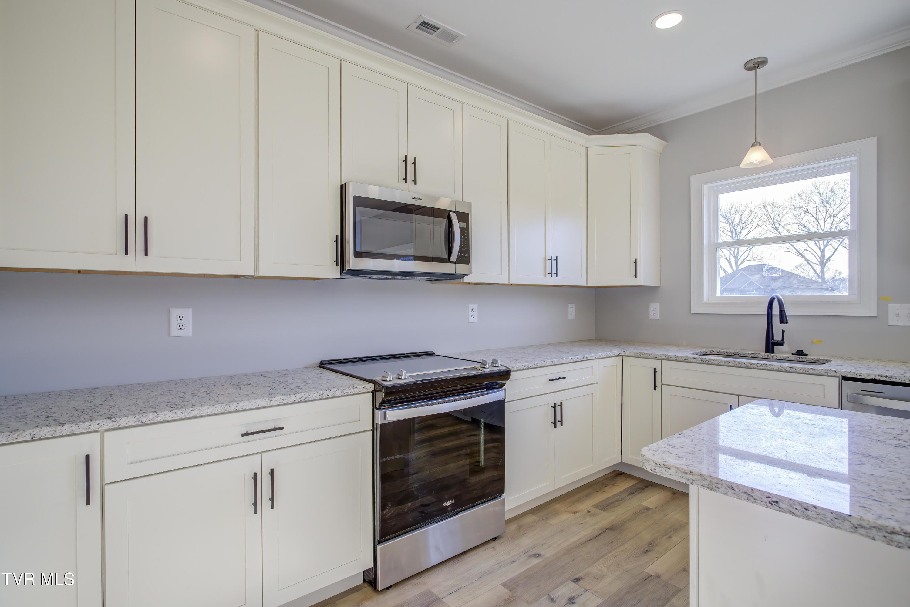 943 Sugar Hollow Road Piney Flats, TN 37686 - Photo 12 of 34 943 Sugar Hollow Road (12)