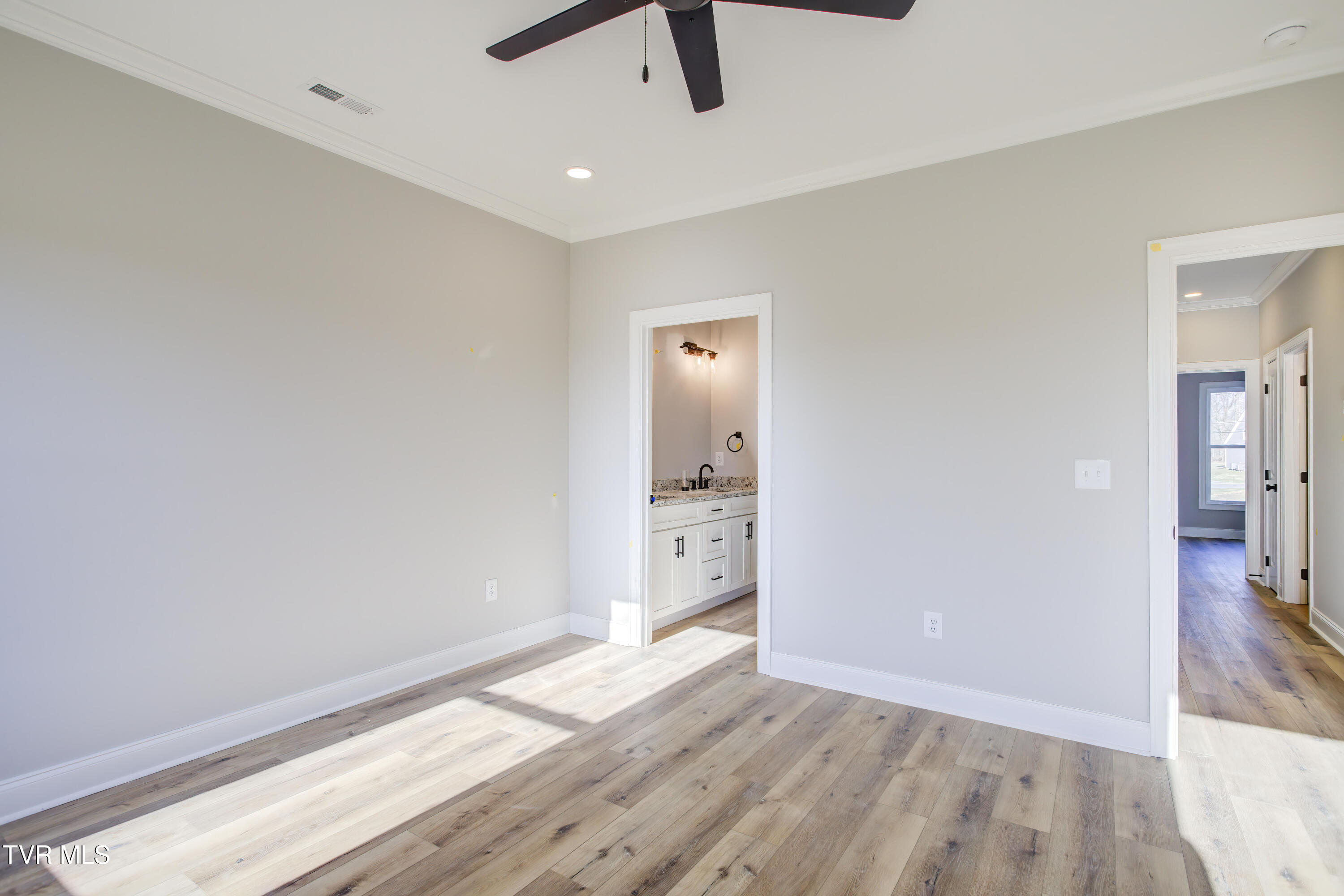 943 Sugar Hollow Road Piney Flats, TN 37686 - Photo 19 of 34 943 Sugar Hollow Road (19)