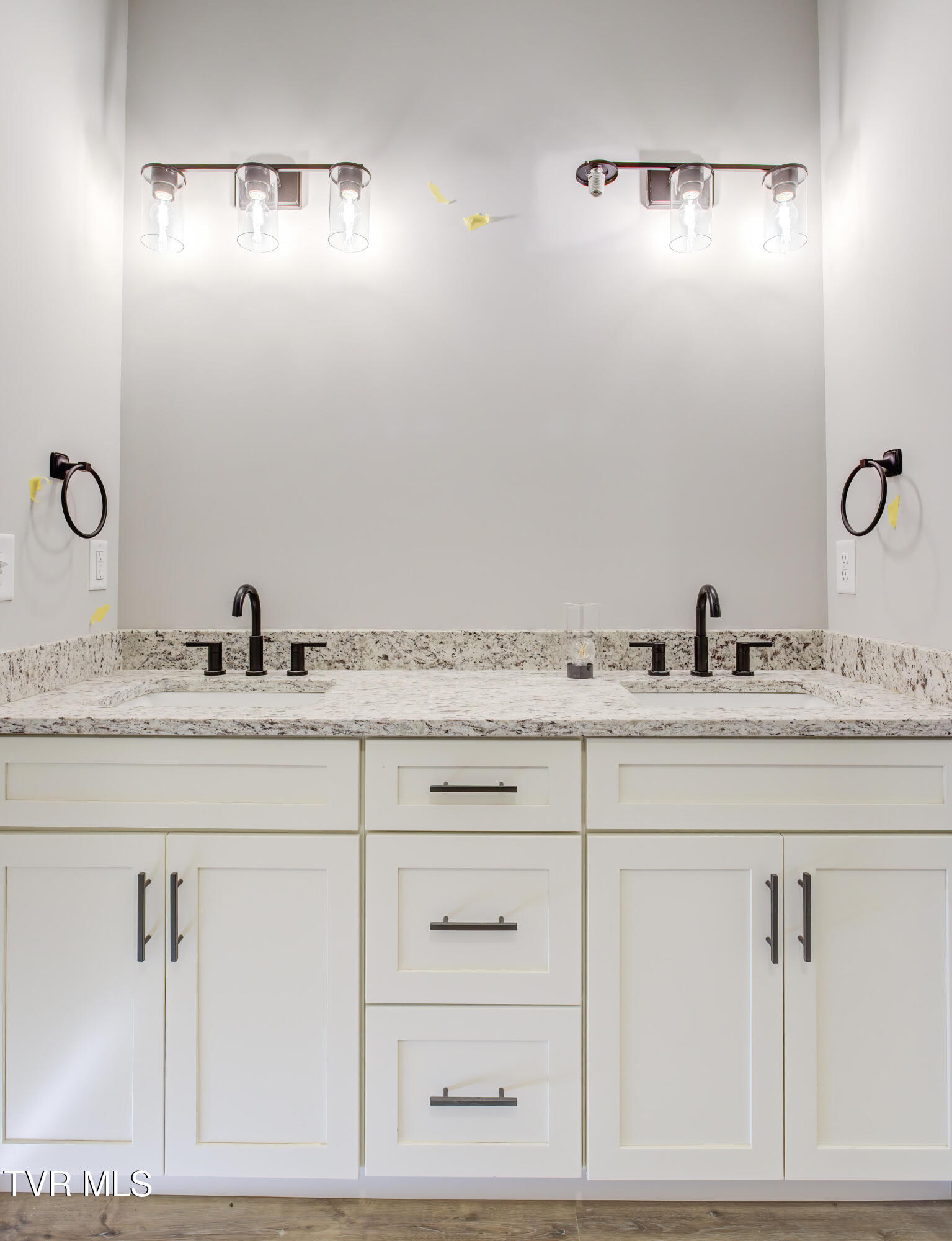 943 Sugar Hollow Road Piney Flats, TN 37686 - Photo 22 of 34 943 Sugar Hollow Road (21)