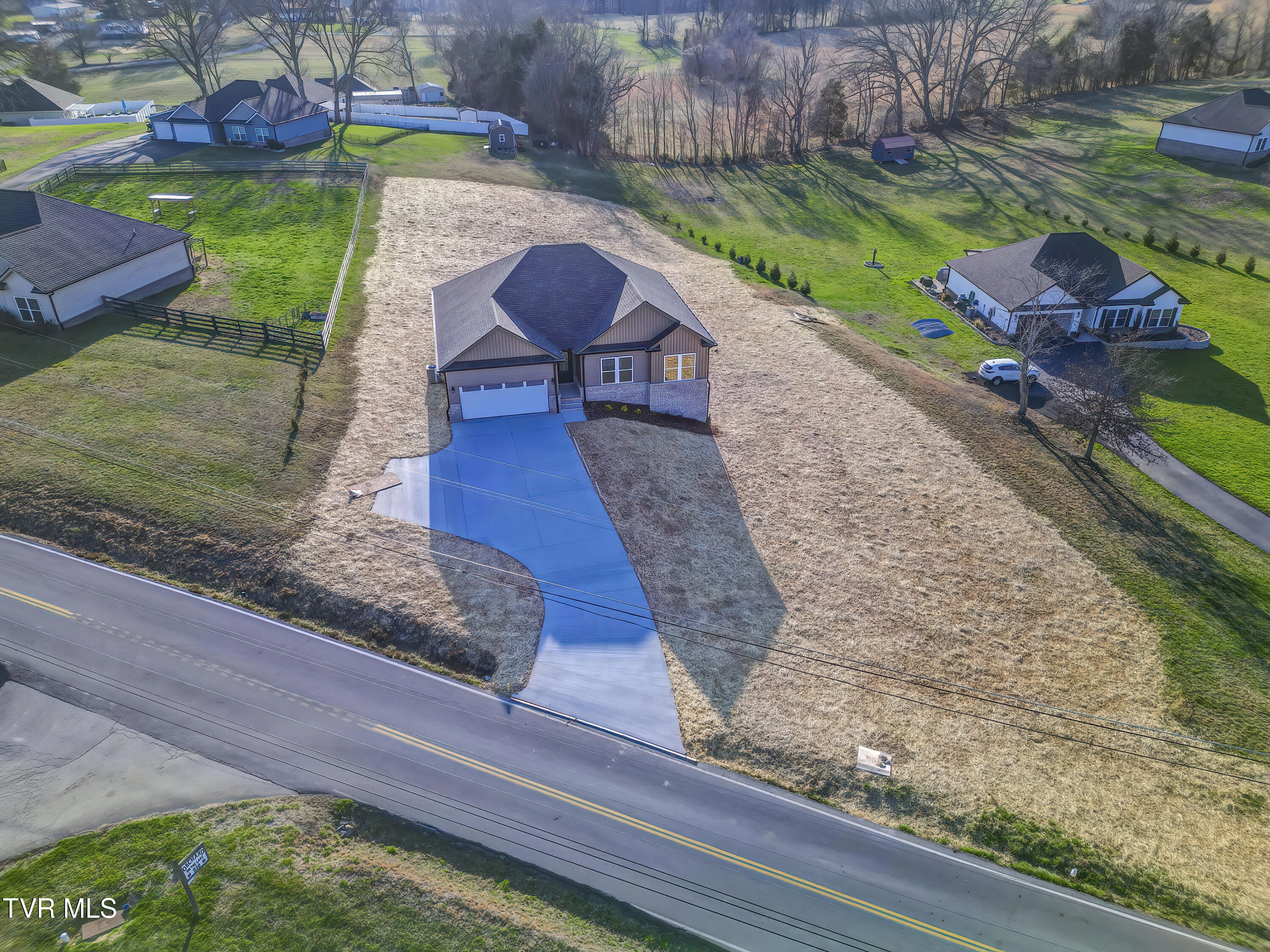 943 Sugar Hollow Road Piney Flats, TN 37686 - Photo 3 of 34 943 Sugar Hollow Road (6)