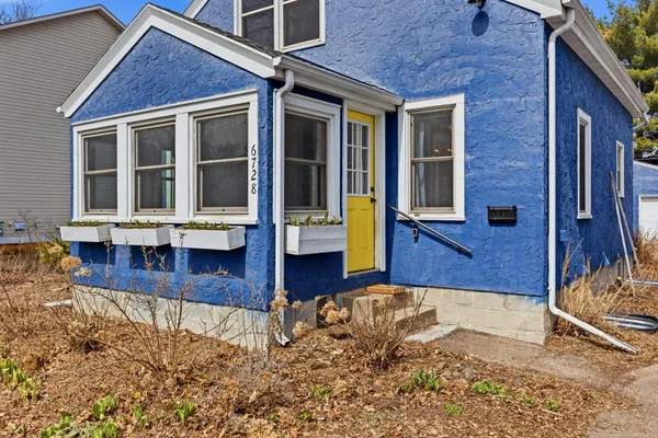 $299,900 | 6728 44th Avenue North, Crystal, MN 55428