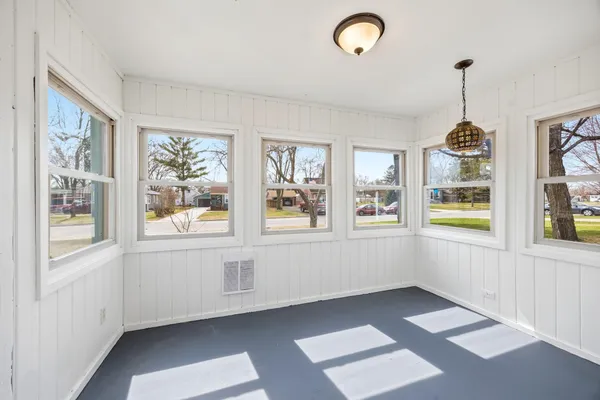 $299,900 | 6728 44th Avenue North, Crystal, MN 55428