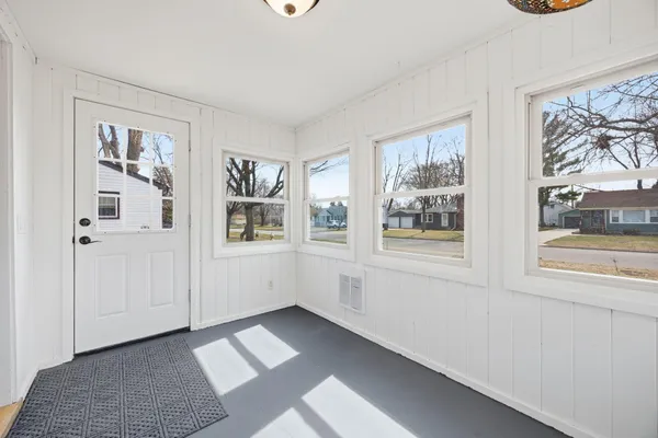 $299,900 | 6728 44th Avenue North, Crystal, MN 55428