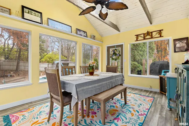 $279,900 | 2116 Wildwood Drive, Pekin, IL 61554