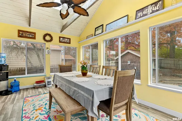 $279,900 | 2116 Wildwood Drive, Pekin, IL 61554