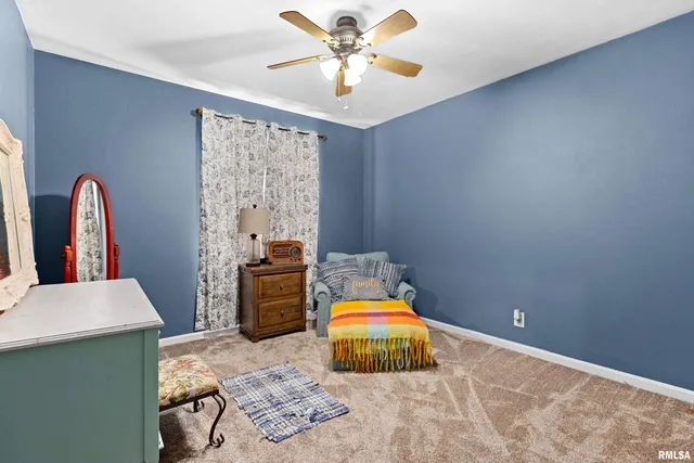 $279,900 | 2116 Wildwood Drive, Pekin, IL 61554