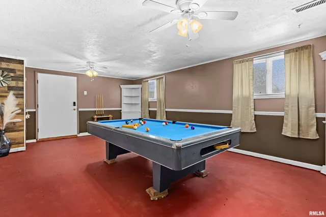 $279,900 | 2116 Wildwood Drive, Pekin, IL 61554