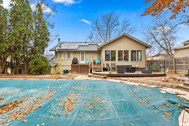 $279,900 | 2116 Wildwood Drive, Pekin, IL 61554