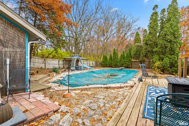 $279,900 | 2116 Wildwood Drive, Pekin, IL 61554