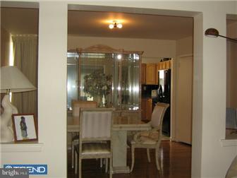 7432 Rhoads Street Philadelphia, PA 19151 - Photo 4 of 9 Dining Room