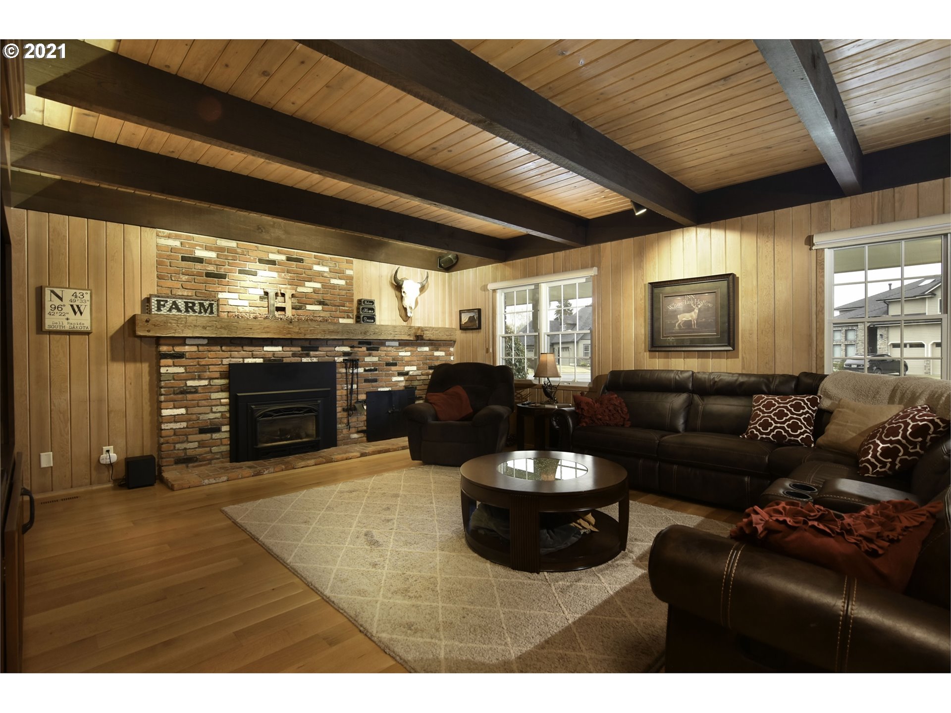 1179 Unity Drive Junction City, OR 97448 - Photo 15 of 32 Living Room