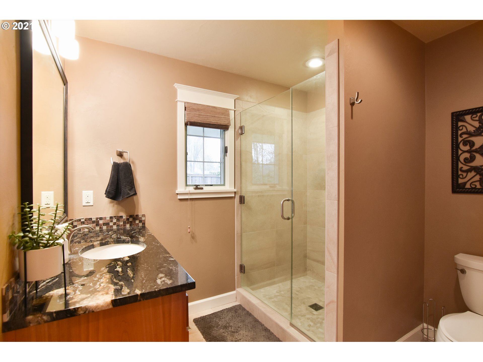 1179 Unity Drive Junction City, OR 97448 - Photo 19 of 32 Bathroom