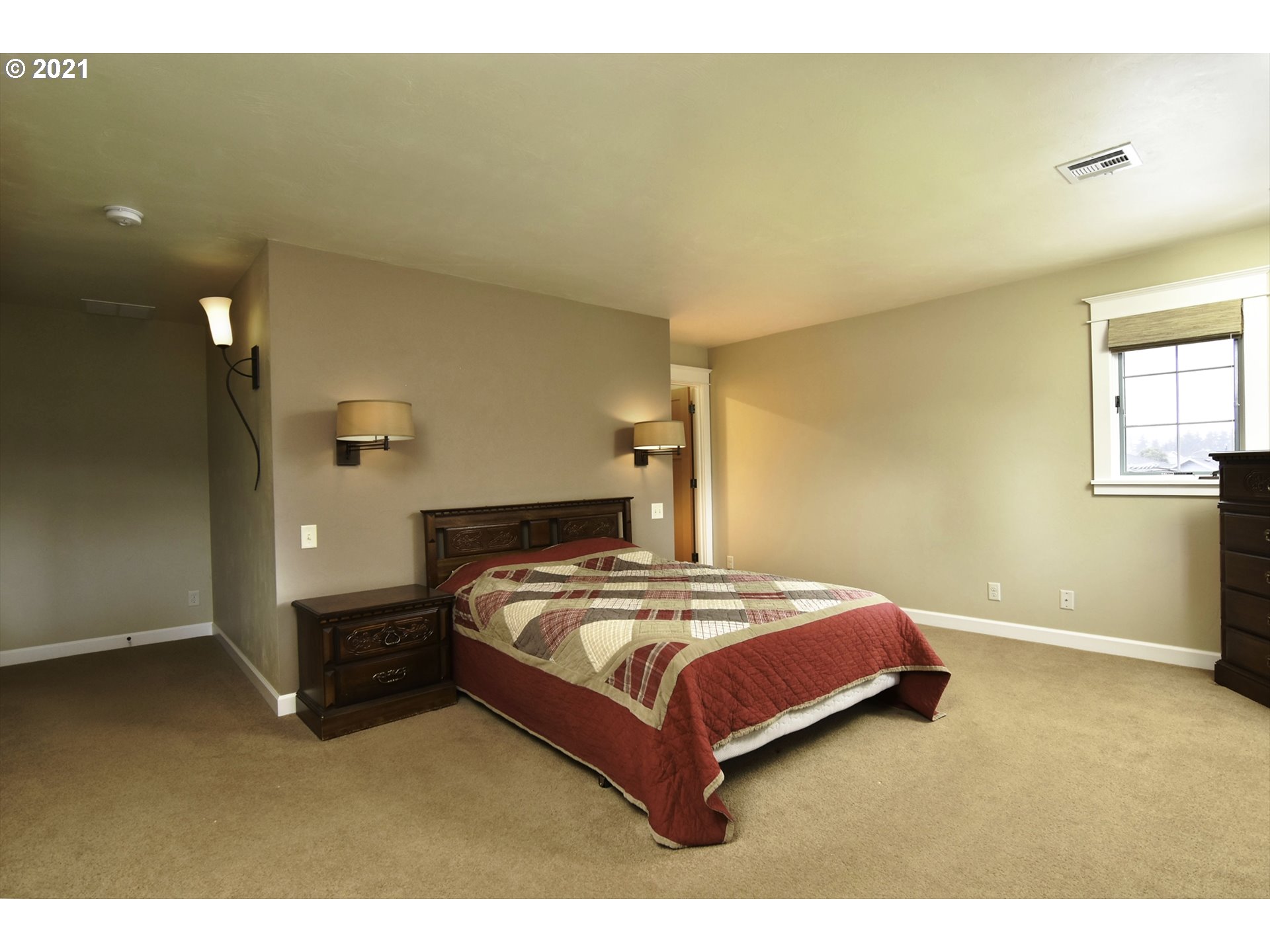 1179 Unity Drive Junction City, OR 97448 - Photo 27 of 32 Bedroom, Primary