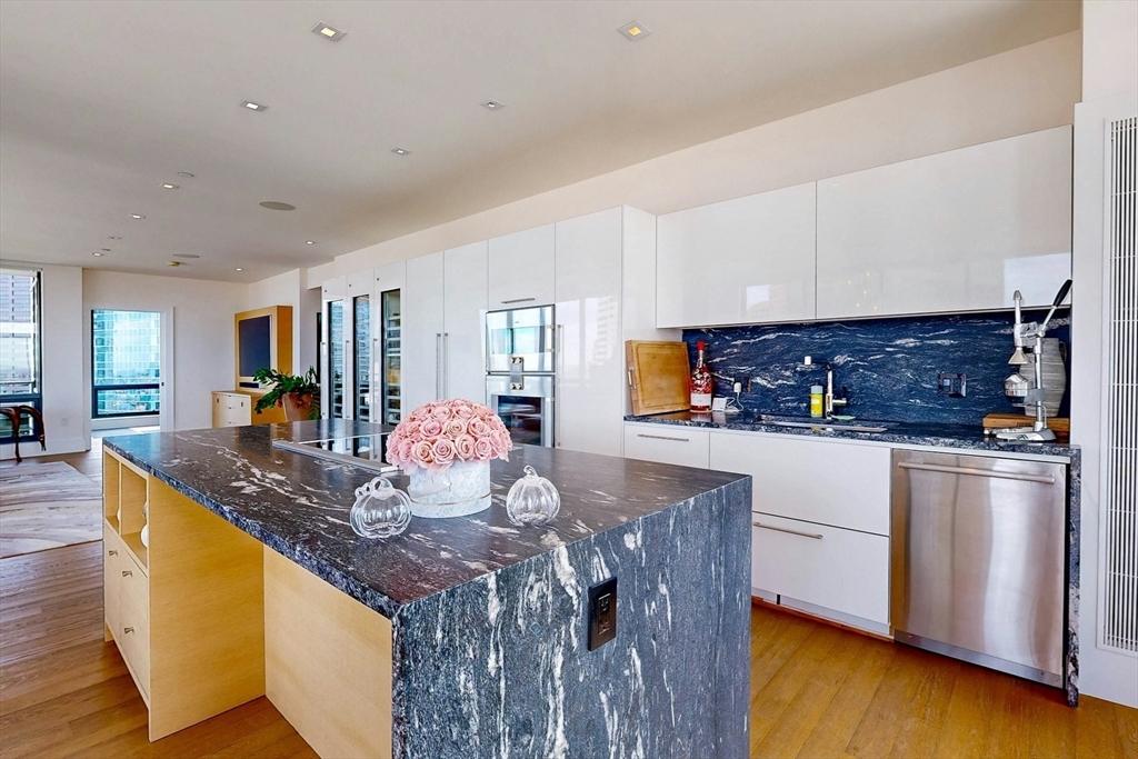 45 Province Street, Unit PH2B Boston, MA 02108 - Photo 13 of 42