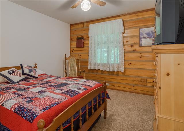 231 Hurt Road Hendersonville, TN 37075 - Photo 10 of 18 Guest Room