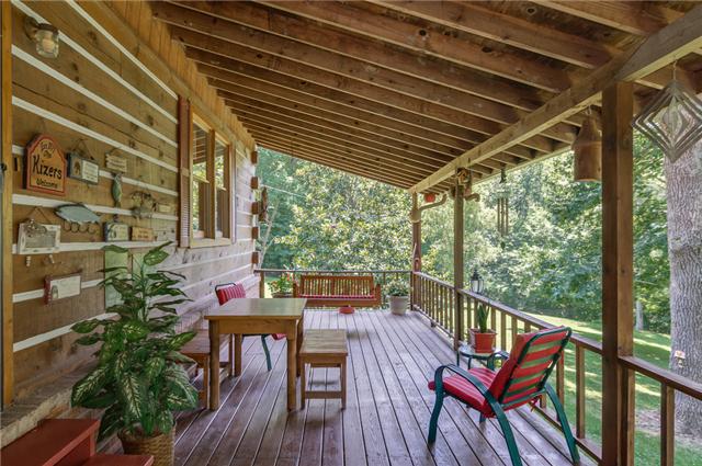 231 Hurt Road Hendersonville, TN 37075 - Photo 3 of 18 Large Covered Front Porch