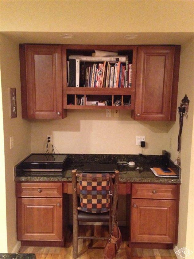 20 Stagecoach Road Edwards, CO 81632 - Photo 3 of 11 Built in Desk in Kitchen