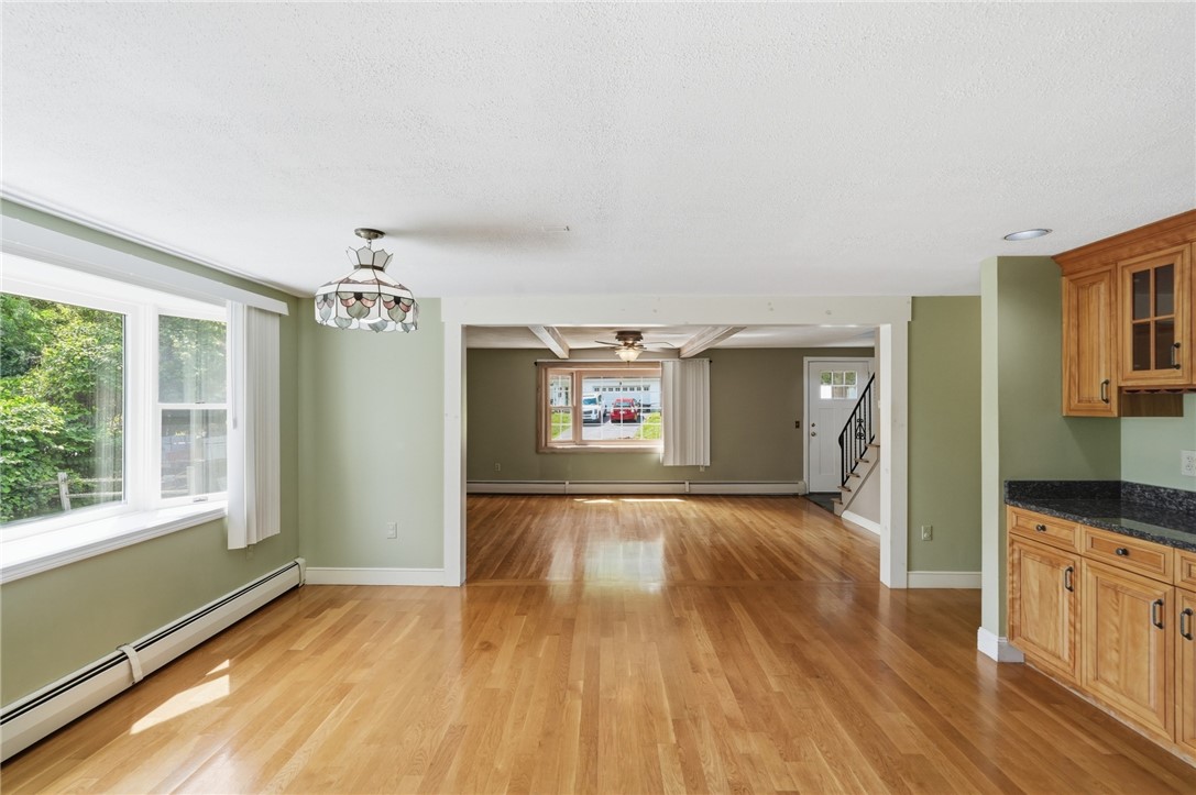 128 Grandview Avenue Lincoln, RI 02865 - Photo 13 of 48 Main dining room