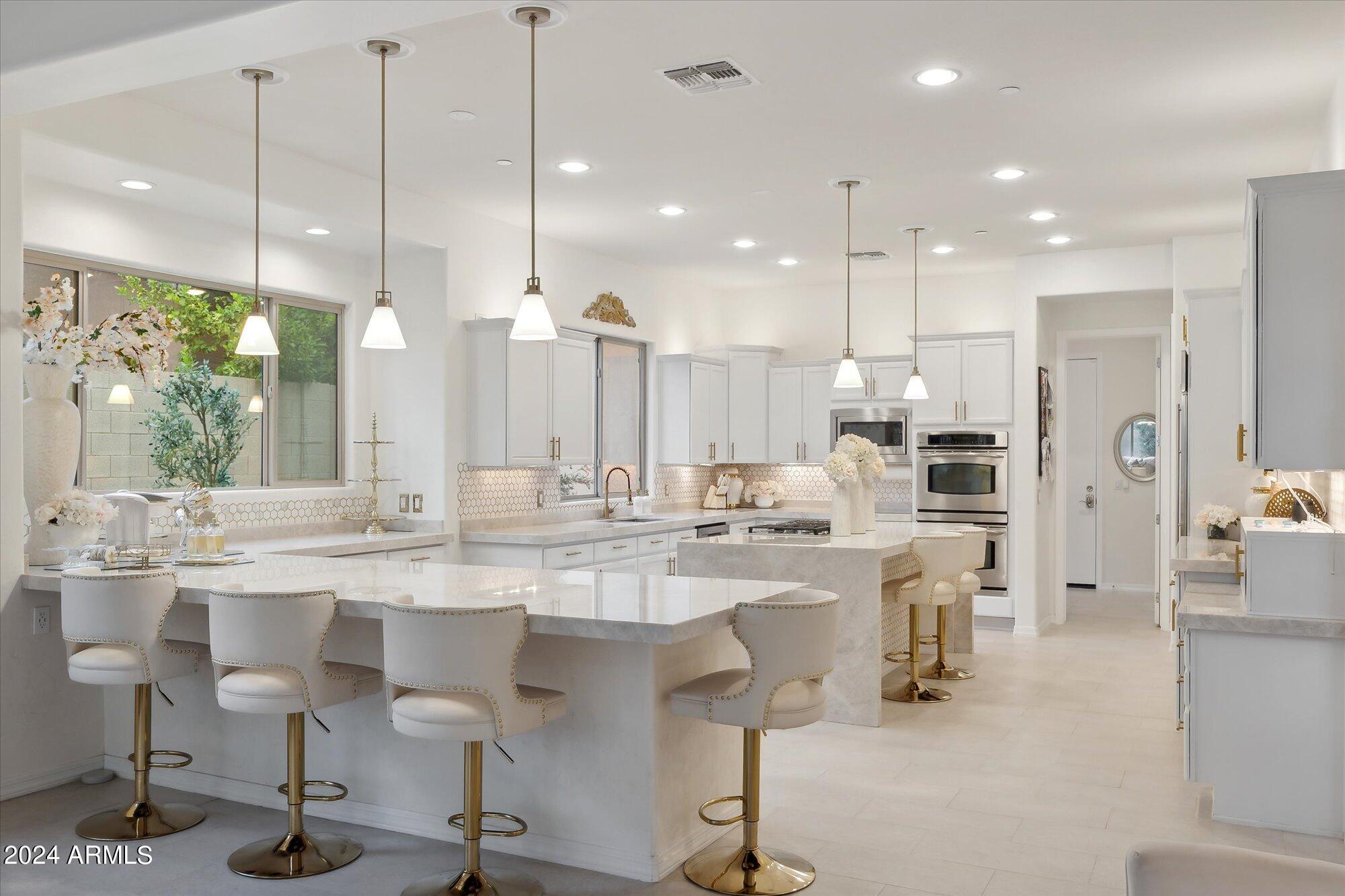 3852 East Expedition Way Phoenix, AZ 85050 - Photo 16 of 82 Kitchen