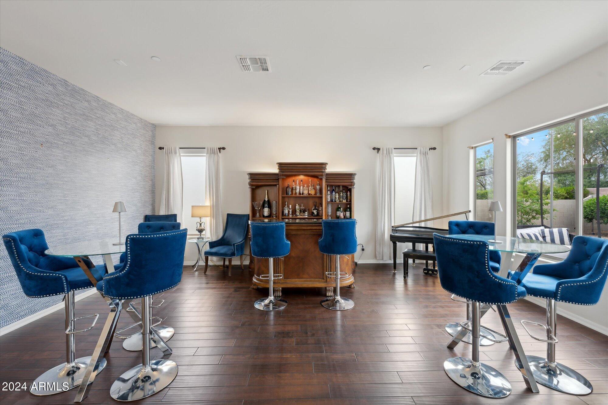 3852 East Expedition Way Phoenix, AZ 85050 - Photo 30 of 82 Speakeasy/Living Room