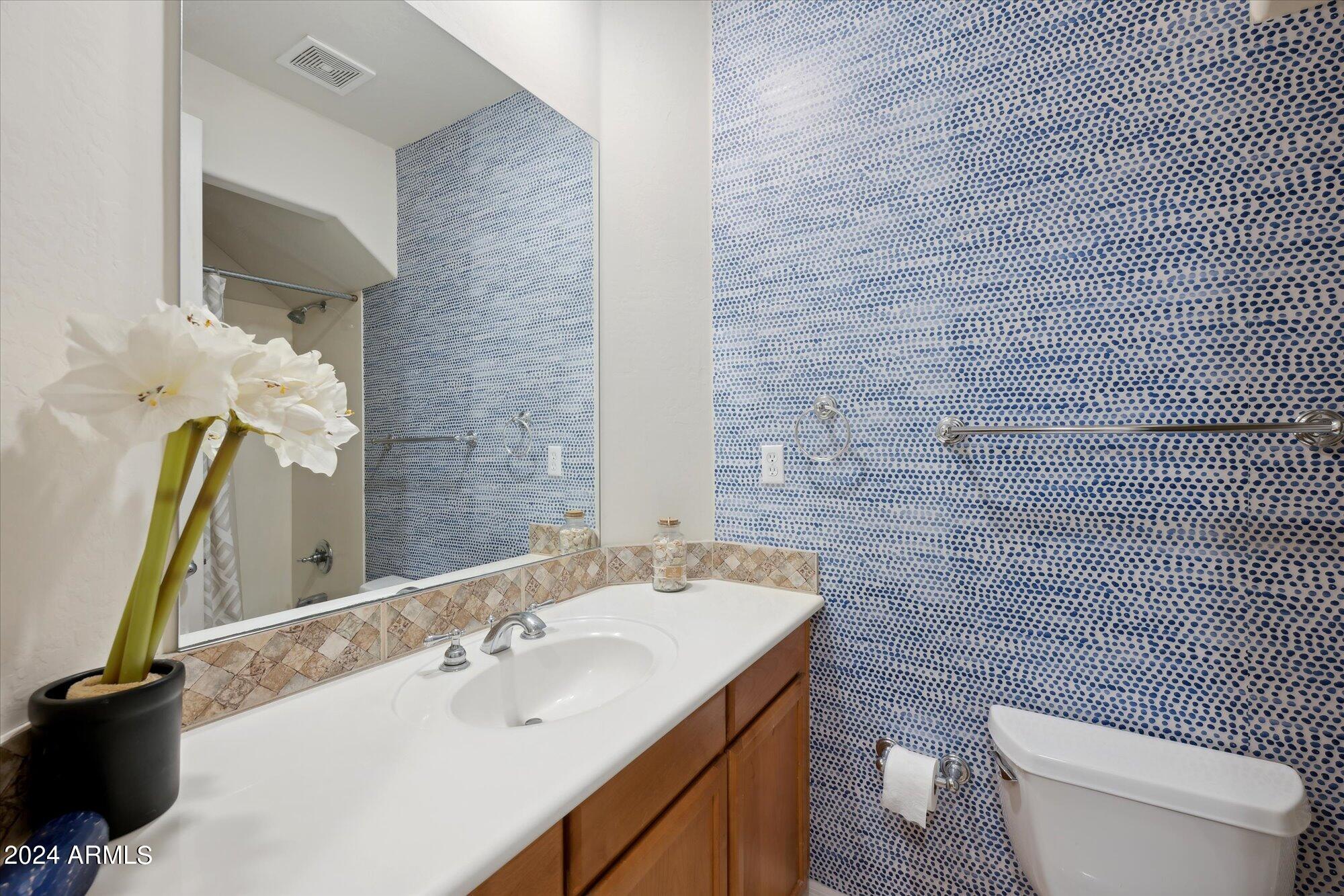 3852 East Expedition Way Phoenix, AZ 85050 - Photo 59 of 82 Bathroom 7