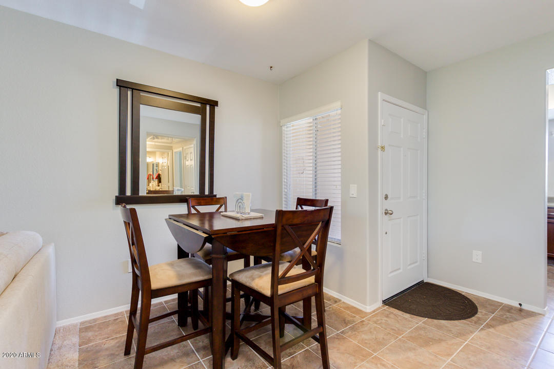 1825 West Ray Road, Unit 2107 Chandler, AZ 85224 - Photo 10 of 31 Dining room