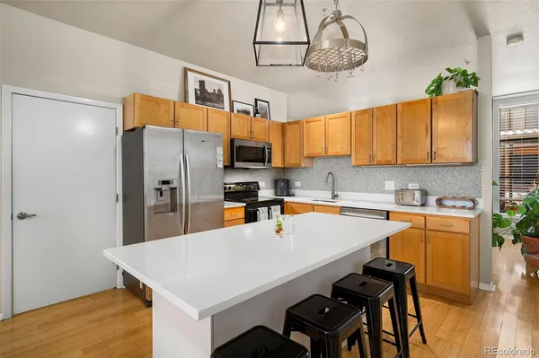 $2,100 | 3225 Blake Street, Unit 4L, Denver, CO 80205