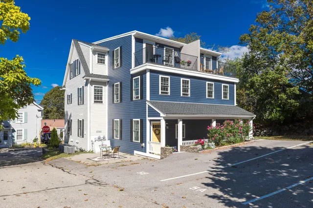 $2,700 | 5 Pleasant Street, Unit A, Kittery, ME 03904