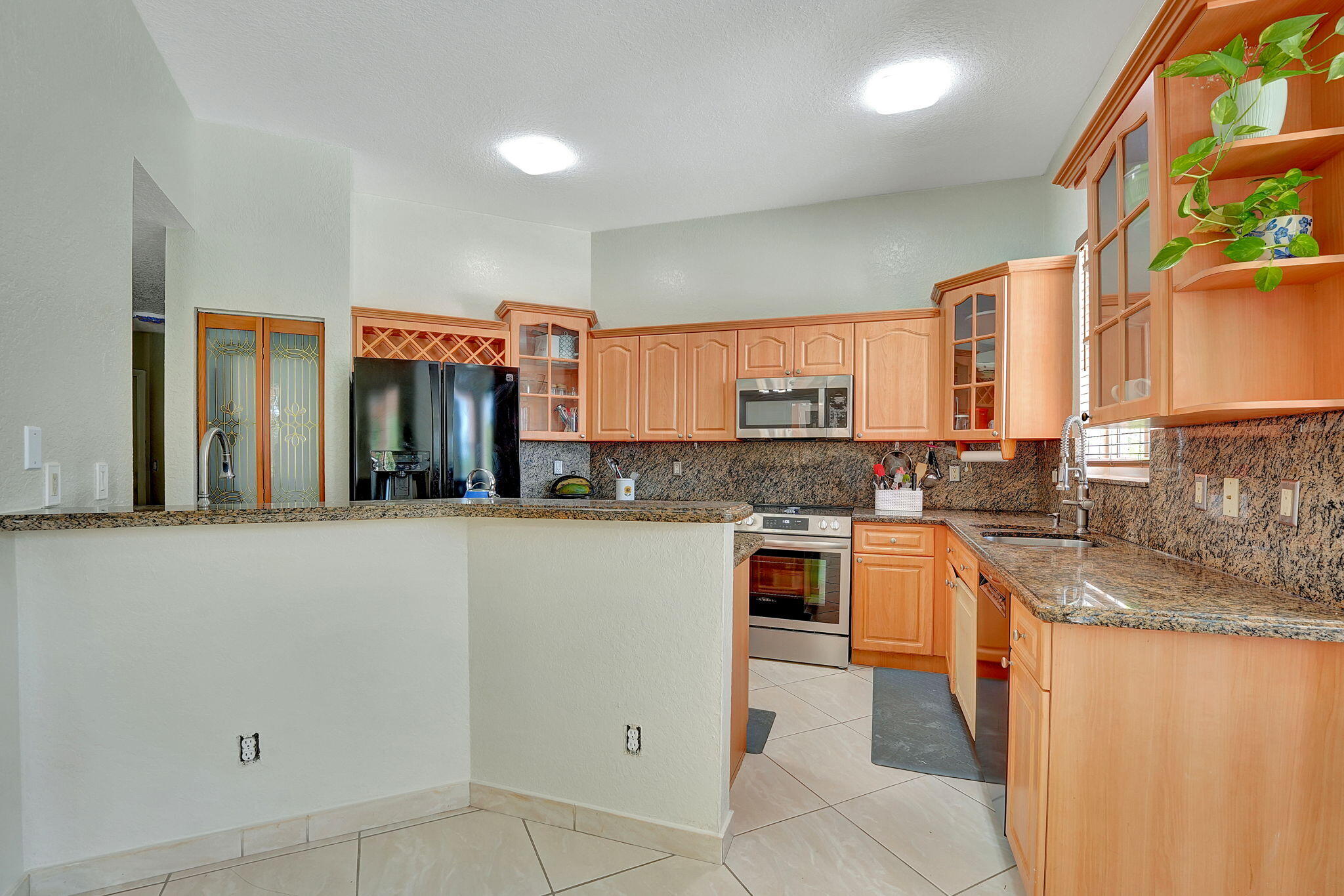 5521 Southwest 199th Avenue Southwest Ranches, FL 33332 - Photo 12 of 57 6-web-or-mls-DSC01758