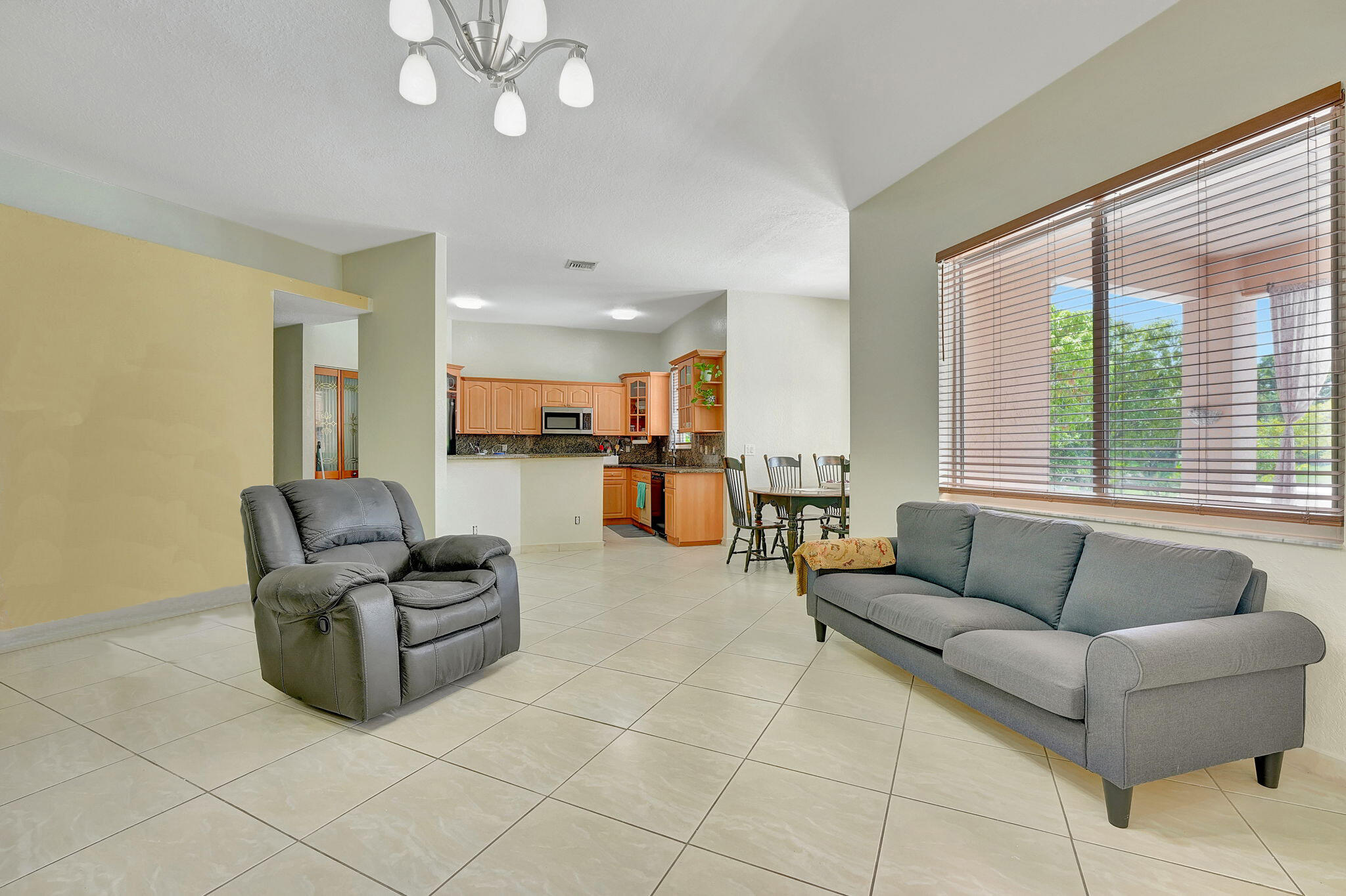 5521 Southwest 199th Avenue Southwest Ranches, FL 33332 - Photo 9 of 57 5-web-or-mls-DSC01748