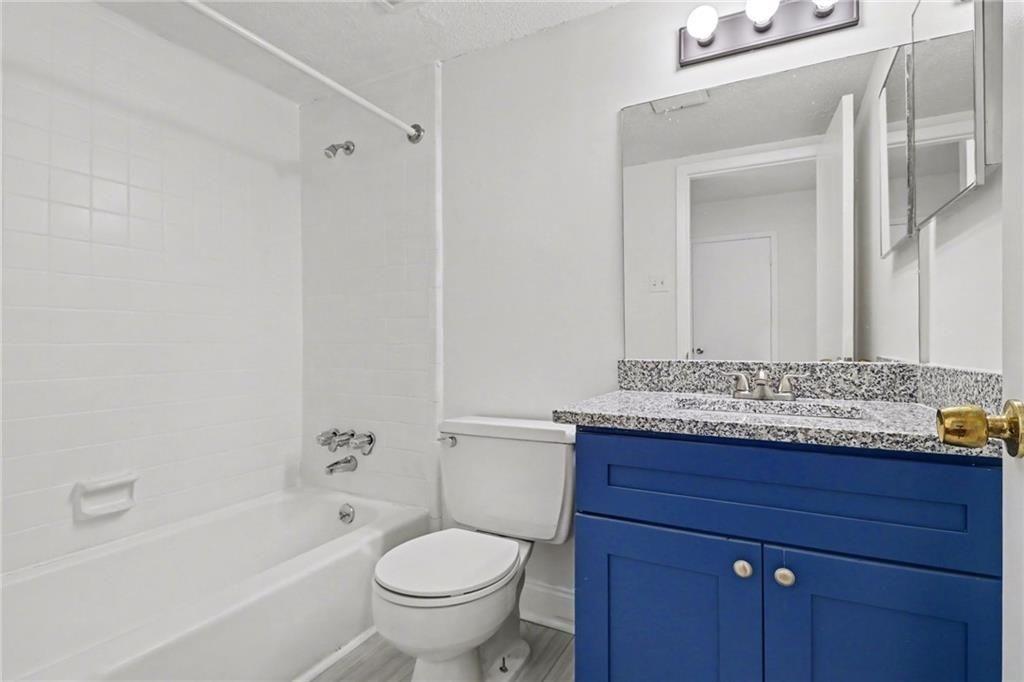 7306 Cardigan Circle Atlanta, GA 30328 - Photo 17 of 33