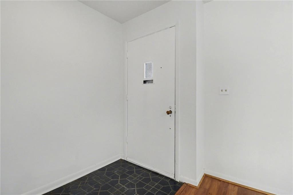 7306 Cardigan Circle Atlanta, GA 30328 - Photo 28 of 33
