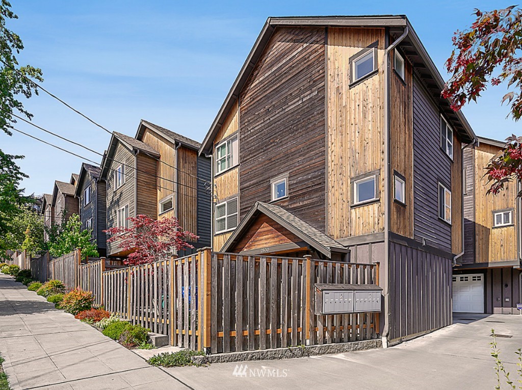 2828 Southwest Adams Street Seattle, WA 98126 - Photo 1 of 20 Gallery Image 1