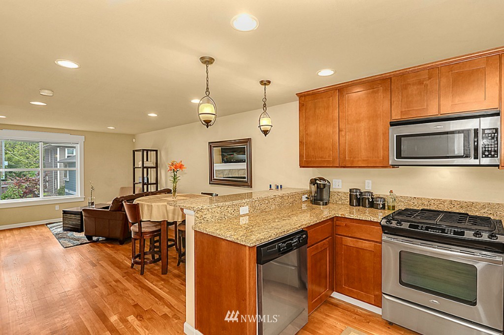 2828 Southwest Adams Street Seattle, WA 98126 - Photo 6 of 20 Gallery Image 6