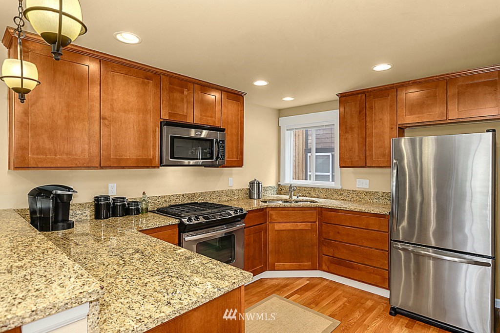 2828 Southwest Adams Street Seattle, WA 98126 - Photo 7 of 20 Gallery Image 7