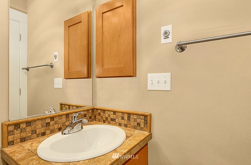 2828 Southwest Adams Street Seattle, WA 98126 - Photo 10 of 20 Gallery Image 10
