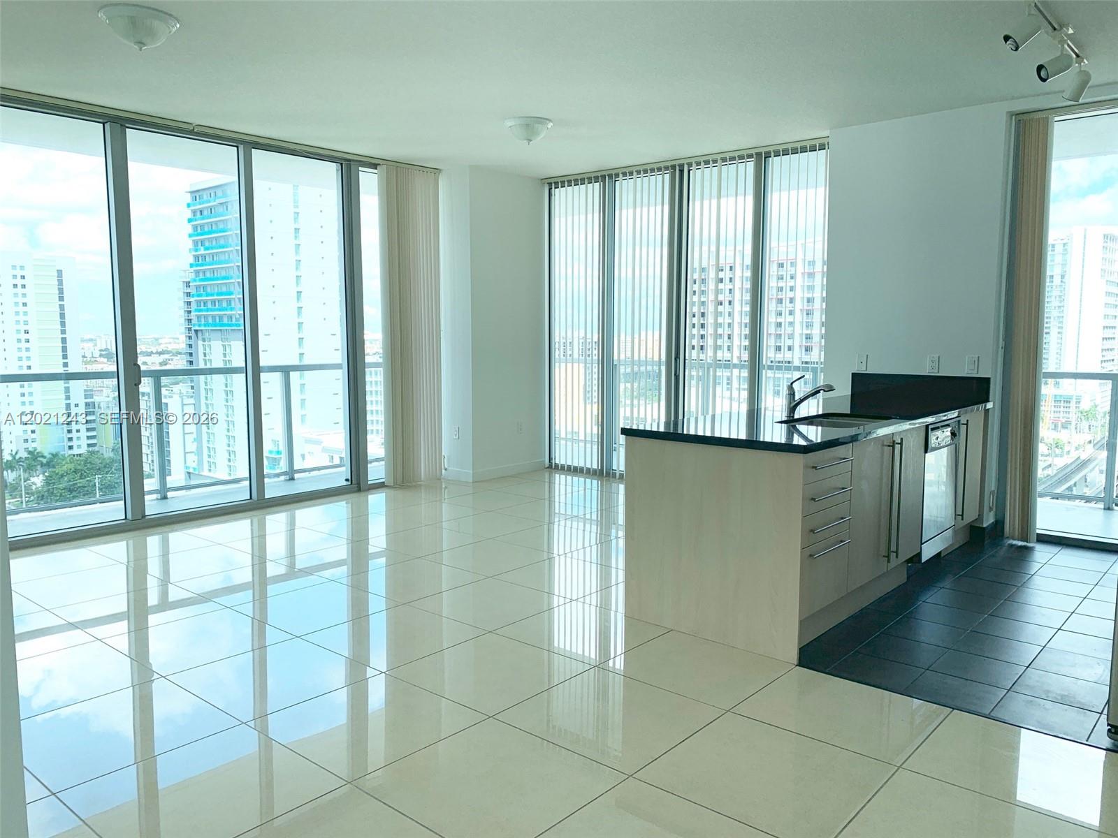 79 Southwest 12th Street, Unit 2012S Miami, FL 33130 - Photo 2 of 6