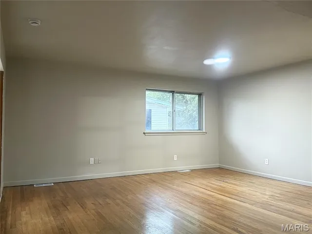 $1,595 | 810 Manresa Lane, Florissant, MO 63031