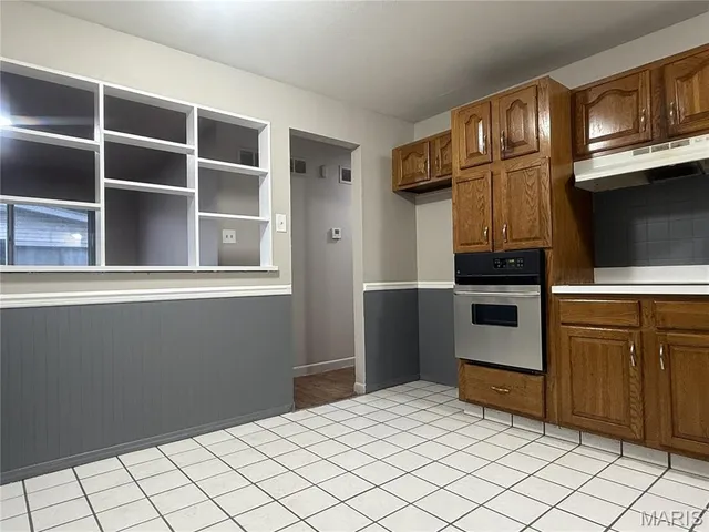 $1,595 | 810 Manresa Lane, Florissant, MO 63031