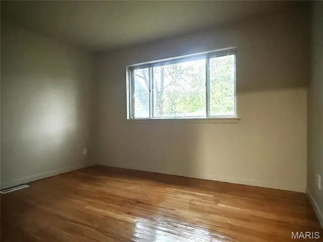 $1,595 | 810 Manresa Lane, Florissant, MO 63031