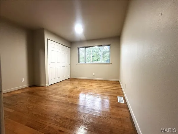 $1,595 | 810 Manresa Lane, Florissant, MO 63031