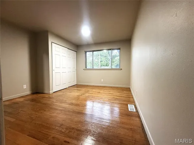 $1,595 | 810 Manresa Lane, Florissant, MO 63031