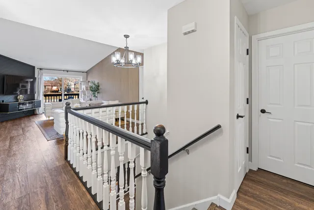 $349,999 | 8918 Clearview Drive, Orland Park, IL 60462