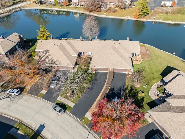 $349,999 | 8918 Clearview Drive, Orland Park, IL 60462