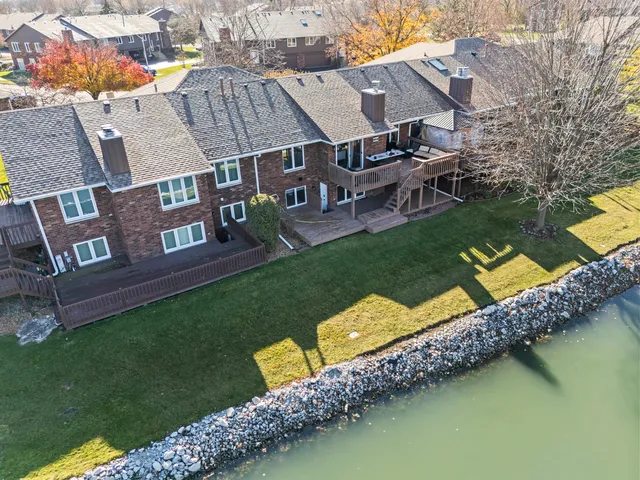 $349,999 | 8918 Clearview Drive, Orland Park, IL 60462