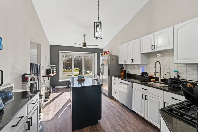 $349,999 | 8918 Clearview Drive, Orland Park, IL 60462