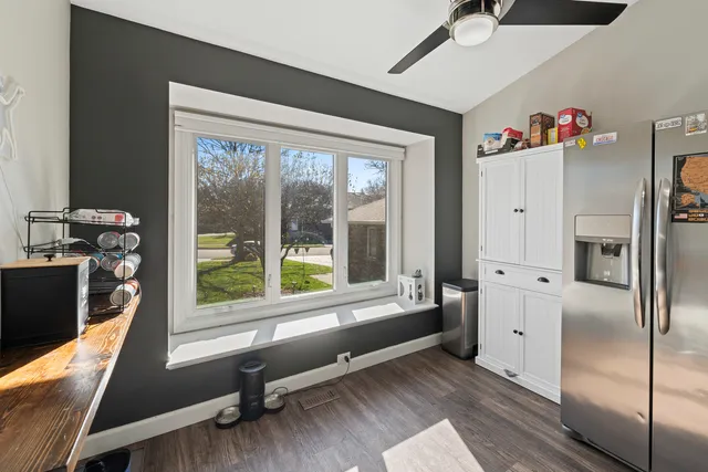 $349,999 | 8918 Clearview Drive, Orland Park, IL 60462