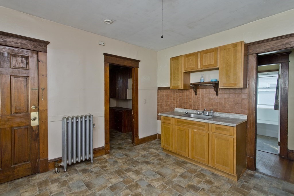 36-38 Longfellow Terrace Springfield, MA 01108 - Photo 17 of 42 Gallery Image 17